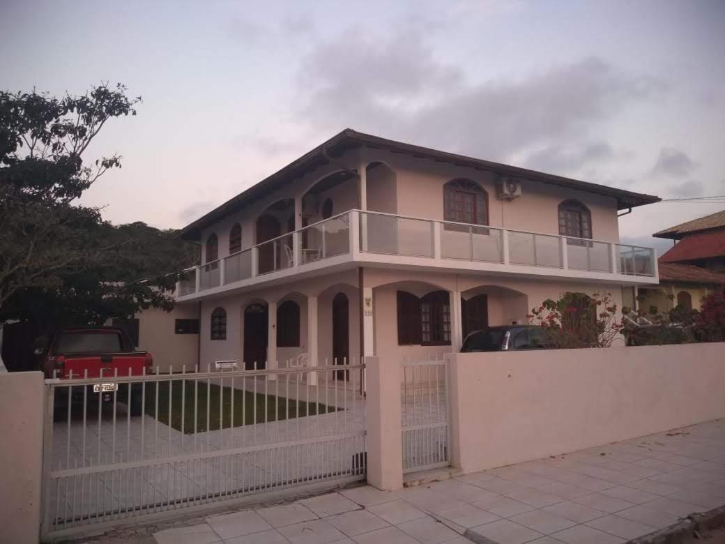 Apartamento De 2 Dormitórios *
